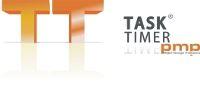 Das Bild zeigt ein kleines Schild mit dem Text "TT TaskTimer PMP"
